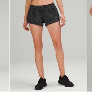 Lululemon Hotty Hot Low Rise Short 2.5"